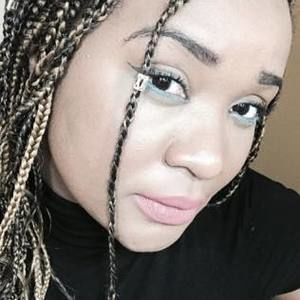 Meet your Posher, Kenisha